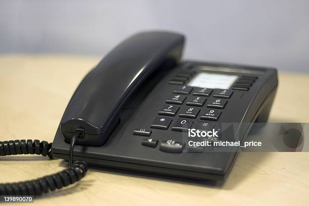 Schwarzer Büro Telefon Stockfoto und mehr Bilder von Akkord - Akkord, Telefon, Arbeiten