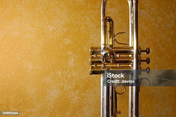 Музыкальная Труба — стоковые фотографии и другие картинки Без людей - Без людей, Воздушный клапан, Горизонтальный