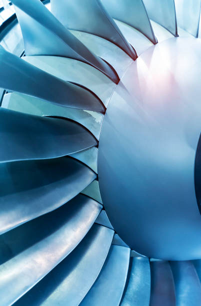 ガスタービンエンジンは、ファンコンプレッサーの燃焼とタービンセクション部分が1台の機械に組み込まれています。 - fuel and power generation air vehicle repairing airplane ストックフォトと画像