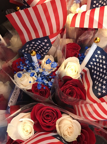 memorial day bouquets at supermarket