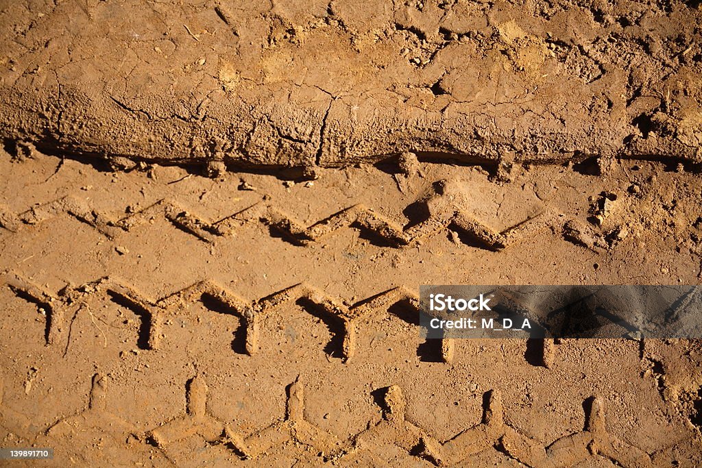 Pistas de neumático - Foto de stock de Aire libre libre de derechos