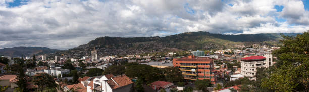 panorama de tegucigalpa, honduras - tegucigalpa fotografías e imágenes de stock