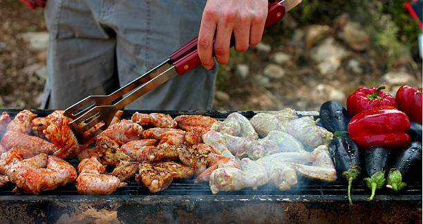 de barbacoa - charbroil fotografías e imágenes de stock