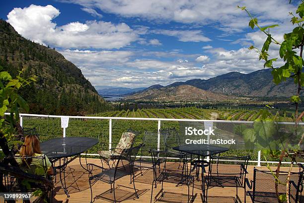 Okanagan Vineyard Stockfoto und mehr Bilder von Aussicht genießen - Aussicht genießen, Balkon, Landschaftspanorama