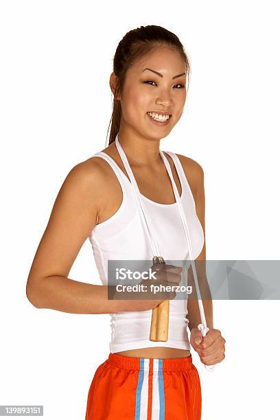 Uśmiechający Się Azjatycki Kobieta Z Skakanka - zdjęcia stockowe i więcej obrazów Aerobik - Aerobik, Aktywny tryb życia, Azjaci