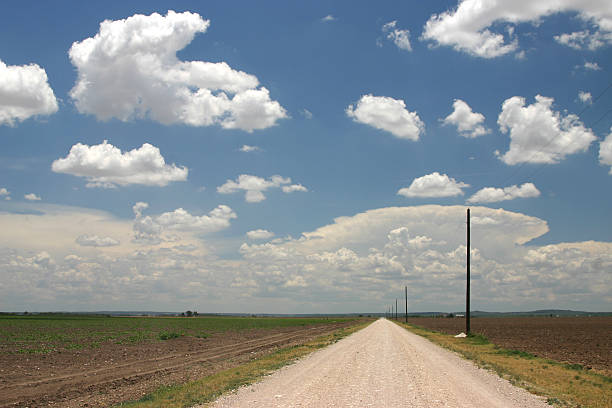 estrada para nada - dirtroad imagens e fotografias de stock