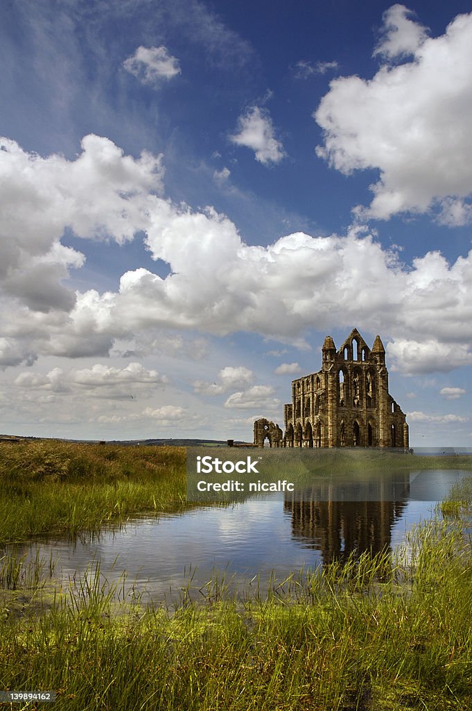 Whitby Abbey - Foto de stock de Abadia - Mosteiro royalty-free