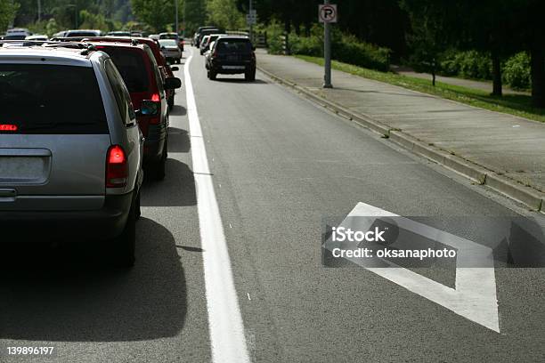 Carpool - Fotografias de stock e mais imagens de Partilhar Carro - Partilhar Carro, Carrinha - Veículo, Carro de Família