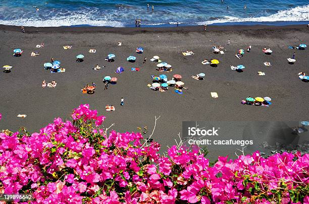 Vita Da Spiaggia - Fotografie stock e altre immagini di Sabbia nera - Sabbia nera, Tenerife, Ambientazione esterna