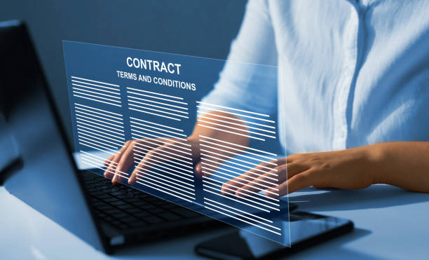 termos e condições para empregadores conceituais. contrato digital que descreve as condições de trabalho e gráfico. - condition text magnifying glass contract - fotografias e filmes do acervo