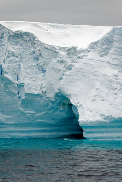 istock Antartica - Tabular Iceberg in Bransfield Strait 1398981541