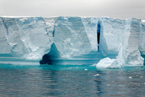 istock Antartica - Tabular Iceberg in Bransfield Strait 1398982792