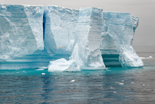 istock Antartica - Tabular Iceberg in Bransfield Strait 1398982794