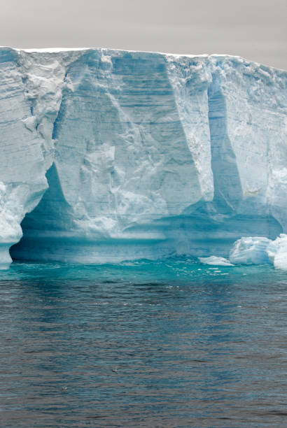 istock Antartica - Tabular Iceberg in Bransfield Strait 1398982802