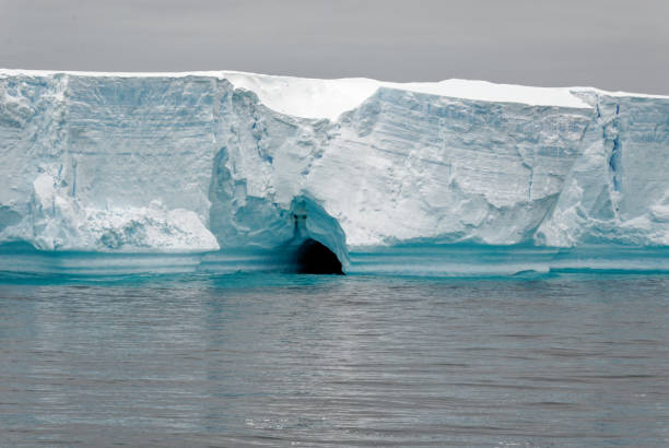 istock Antartica - Tabular Iceberg in Bransfield Strait 1398982805