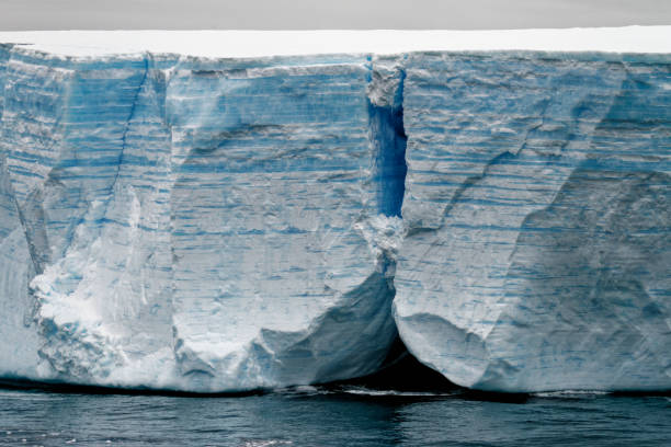 istock Antartica - Tabular Iceberg in Bransfield Strait 1398982975