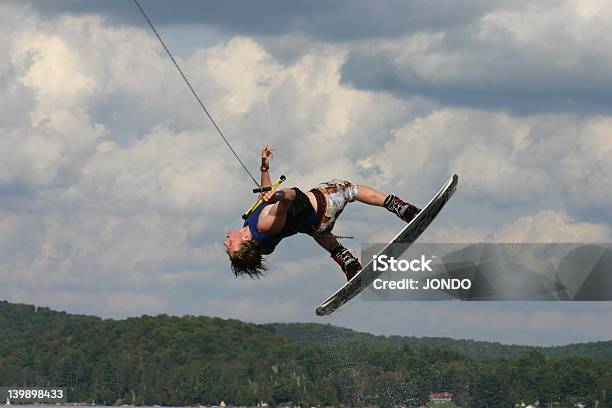 Wakeboard Backflip - zdjęcia stockowe i więcej obrazów Big air - Big air, Chata, Ciemny