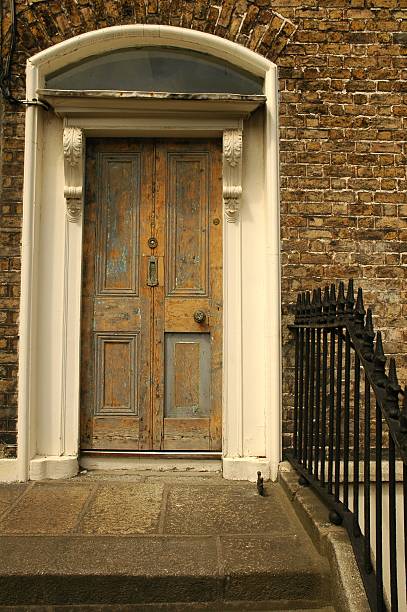 istock Entrance in brown 139898591