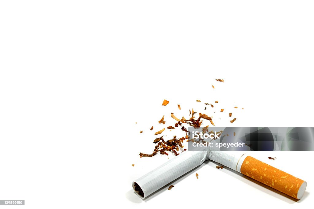 Rotura de cigarrillo - Foto de stock de Dejar de fumar libre de derechos