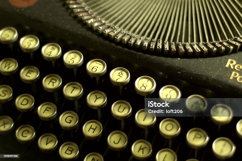 Ancienne machine à écrire - Photo de Affaires libre de droits