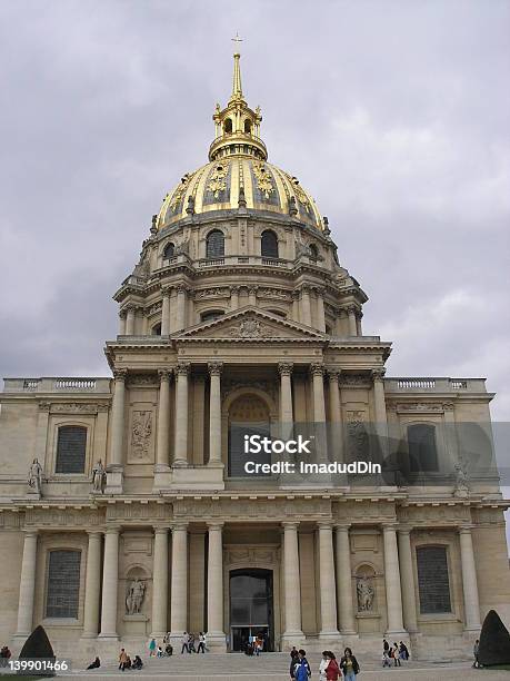 Photo libre de droit de Hôtel Des Invalides banque d'images et plus d'images libres de droit de Capitales internationales - Capitales internationales, Chaise roulante, Culture française