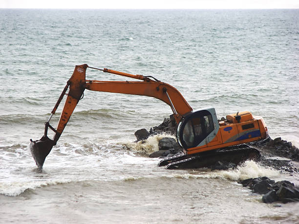 istock Excavator in sea 139901610