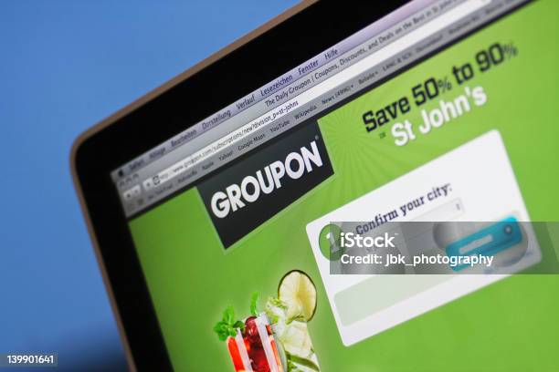 Groupon Der Gutscheinwebsite Stockfoto und mehr Bilder von Groupon - Groupon, Abmachung, Ausverkauf