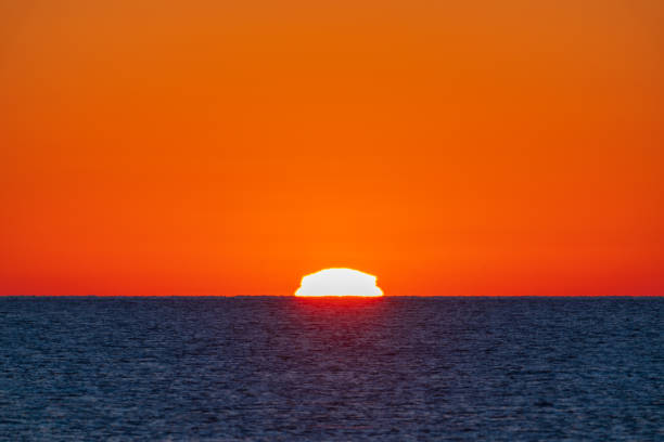 istock Sunrise over the sea 1399020059