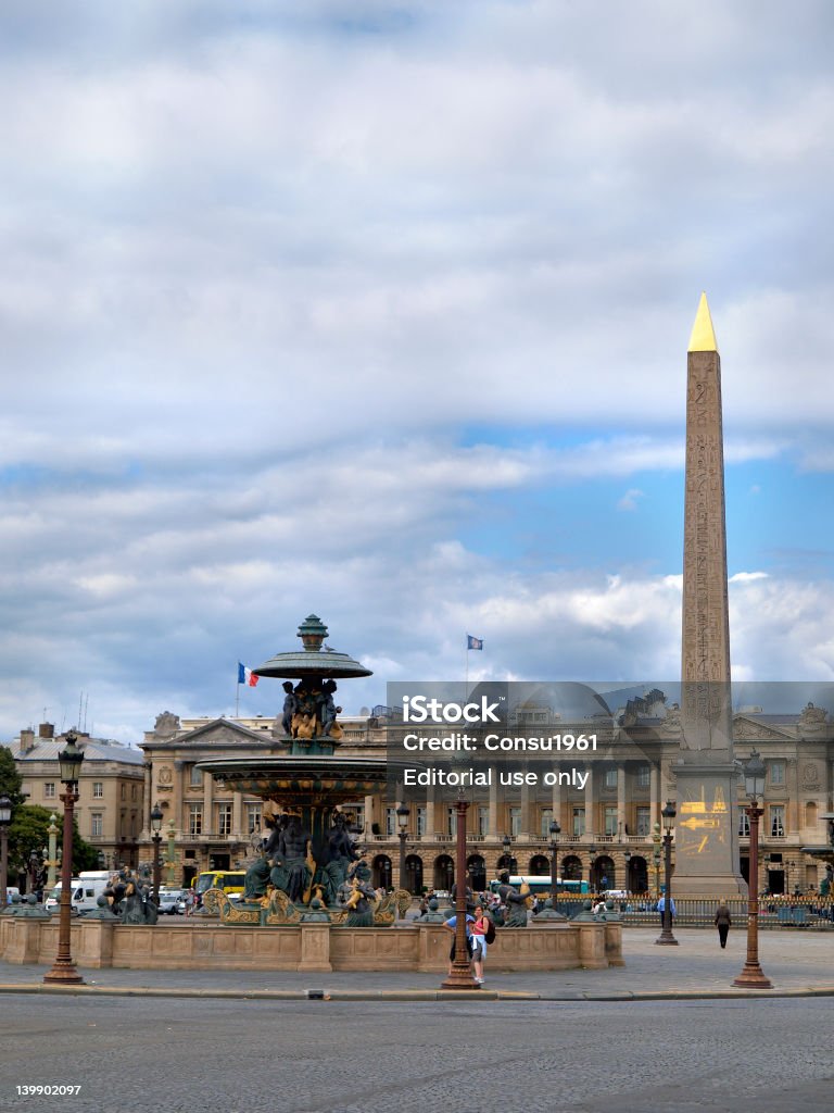 la plaza de la concordia - Foto de stock de Fontaine des Mers libre de derechos