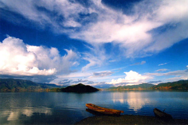 istock 1990s,Dusk in Lugu Lake 1399022534