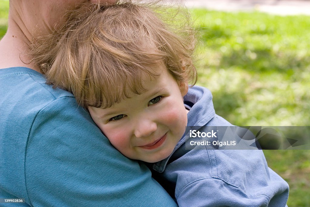Bambino con mamma - Foto stock royalty-free di Accudire