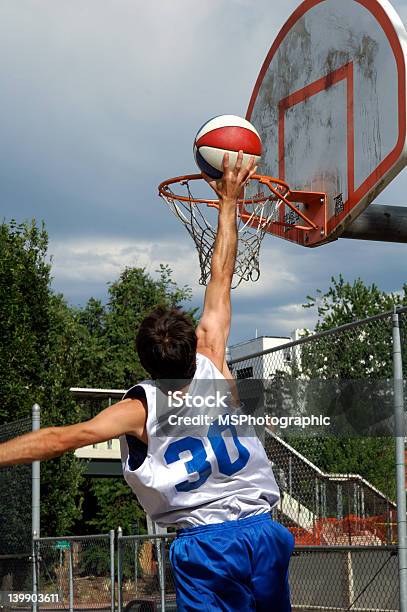 Foto de Cesta e mais fotos de stock de Adulto - Adulto, Atividade, Atividade Recreativa