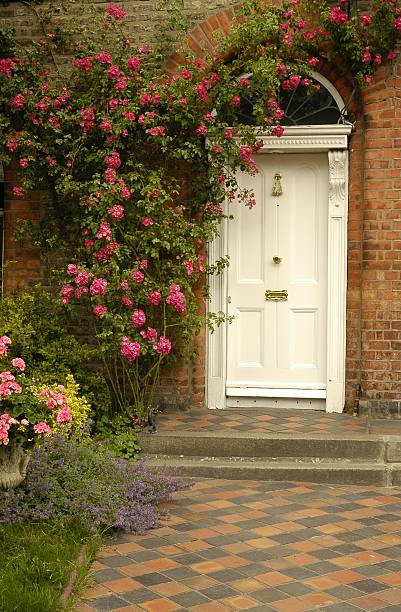 istock Entrance with roses 139903632