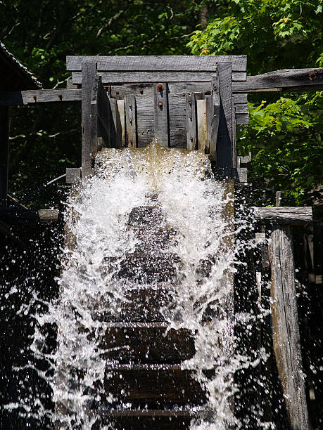 Invadir Molino de agua - foto de stock