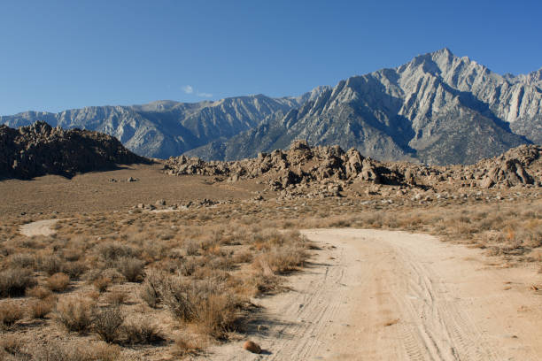 istock Dirt Road in the Alabama Hills, CA 1399046027