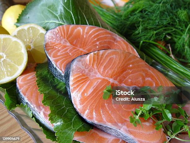 Raccordi Di Salmone - Fotografie stock e altre immagini di Alimento affumicato - Alimento affumicato, Alta moda, Cibo