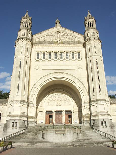 istock Basilica of Lisieux (Normandy, French) 139904751
