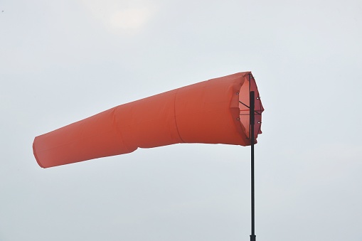 Wind stockings are used to mark the presence of transverse winds