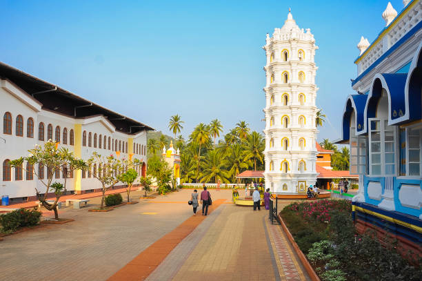 고아의 슈리 망게시 사원 - india goa temple indian culture 뉴스 사진 이미지