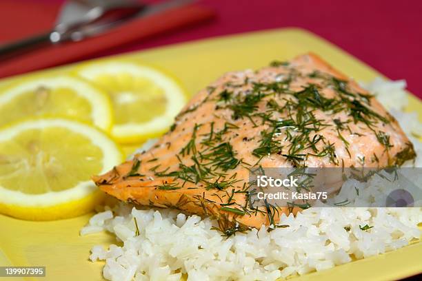 Lachs Stockfoto und mehr Bilder von Lachs - Meeresfrüchte - Lachs - Meeresfrüchte, Tragen, Warmes Abendessen