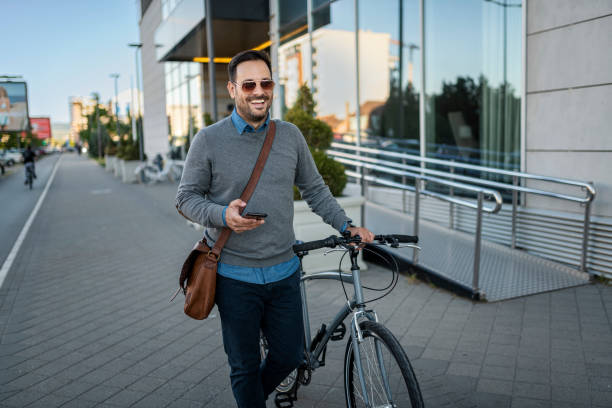 istock Making business moves all over the city 1399076552