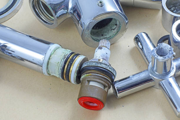 istock Tap/faucet repair. 1399077283