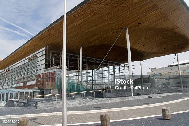 Welsh Assembly Building Zatoka Cardiff Wielka Brytania - zdjęcia stockowe i więcej obrazów Walia