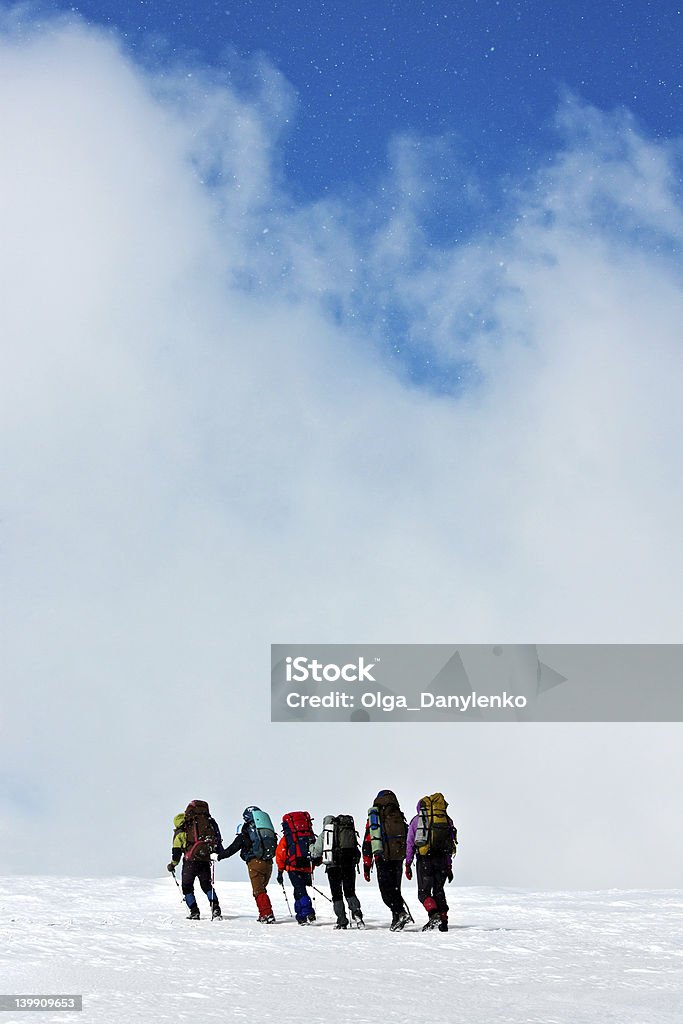 Alpine spedizione arrampicata - Foto stock royalty-free di Adulto