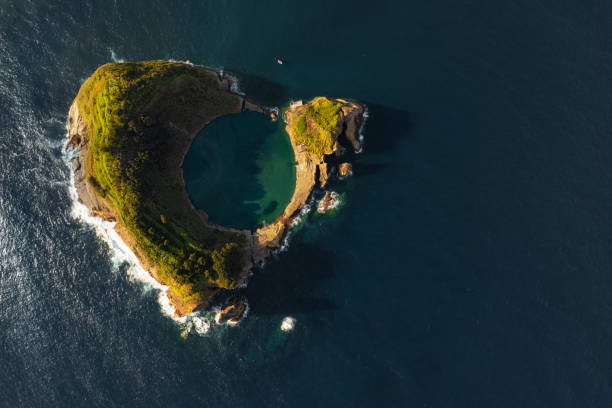 istock Round shaped island in sea 1399097316