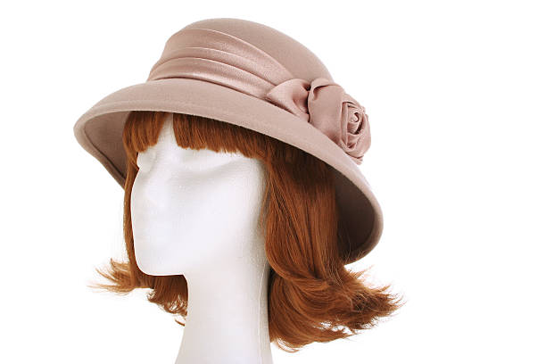 senhoras chapéu - wig hat mannequin isolated - fotografias e filmes do acervo