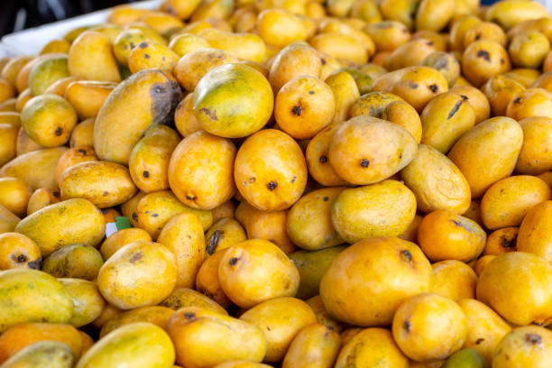 istock small honey mangoes 1399115118