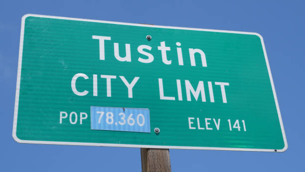 istock Tustin California Public Welcome Sign 1399118191