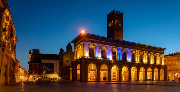 istock Bologna at night- Piazza Maggiore 1399135555