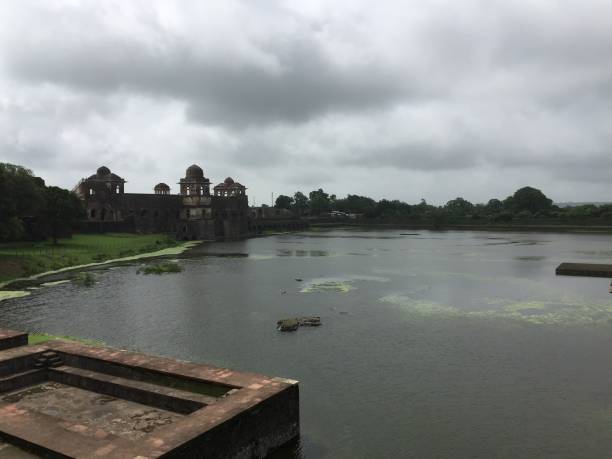 istock temple over the water 2 1399173708